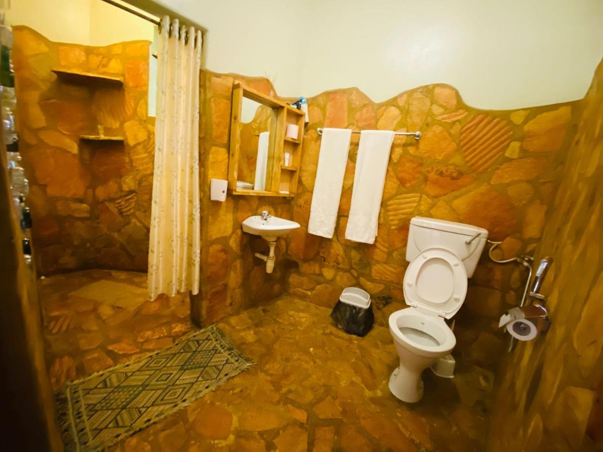 Afro Smile Hotel & Guest House - Jinja Exteriör bild