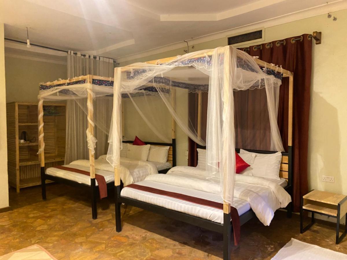 Afro Smile Hotel & Guest House - Jinja Exteriör bild