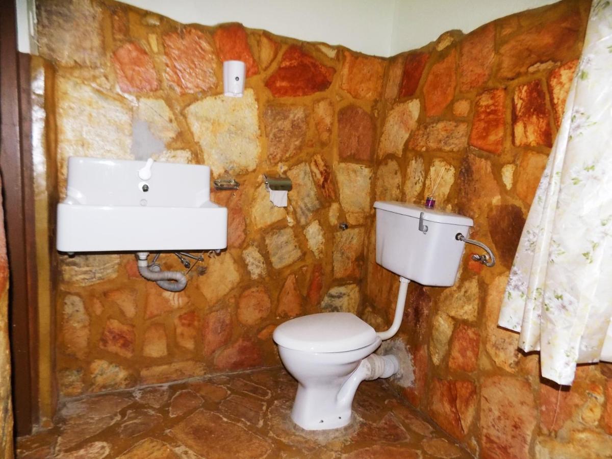 Afro Smile Hotel & Guest House - Jinja Exteriör bild