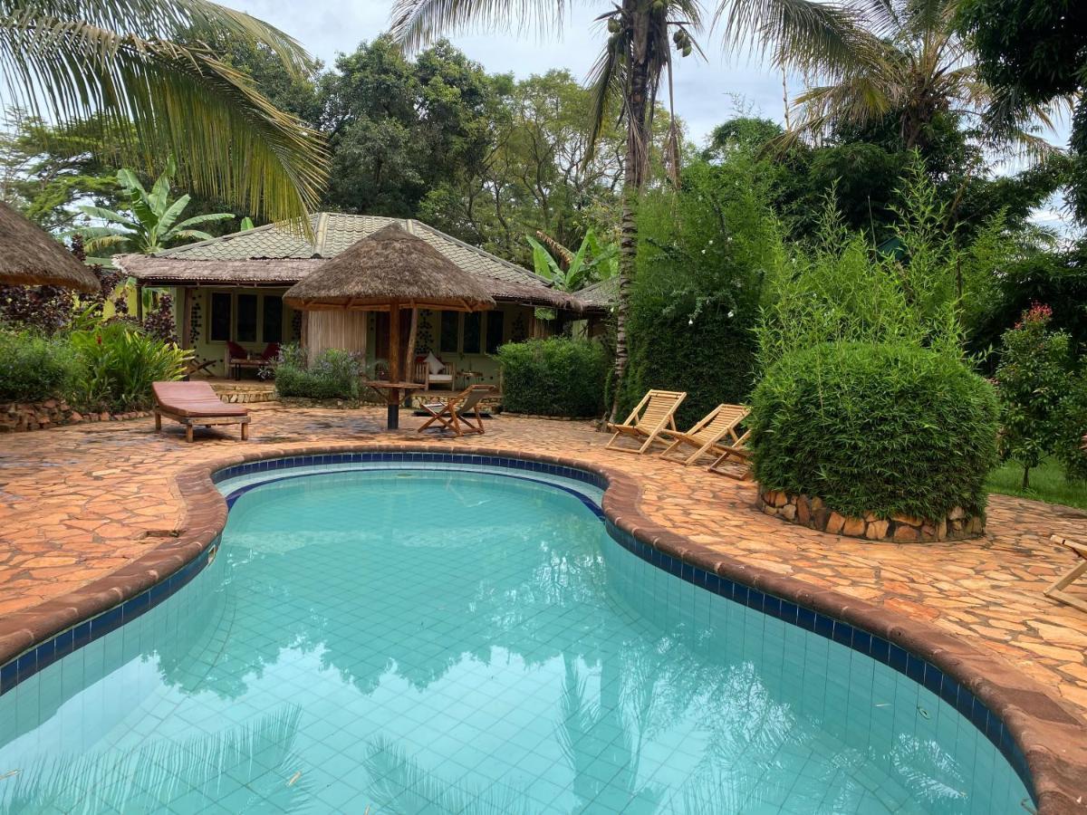 Afro Smile Hotel & Guest House - Jinja Exteriör bild