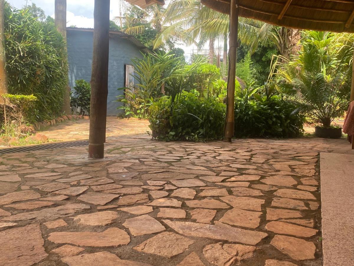 Afro Smile Hotel & Guest House - Jinja Exteriör bild