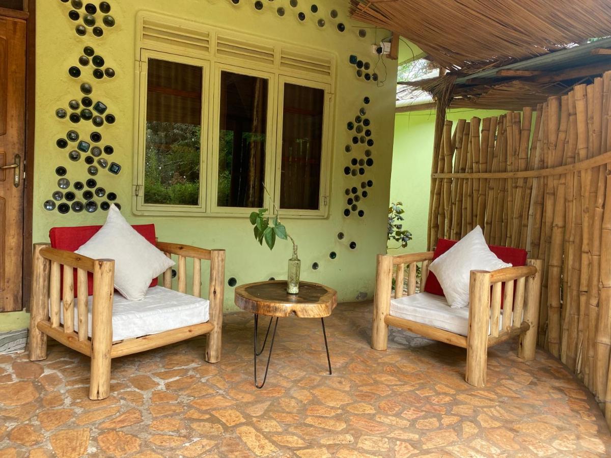 Afro Smile Hotel & Guest House - Jinja Exteriör bild